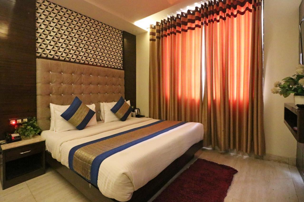 Hotel Mannat International By Mannat New Delhi Exterior foto