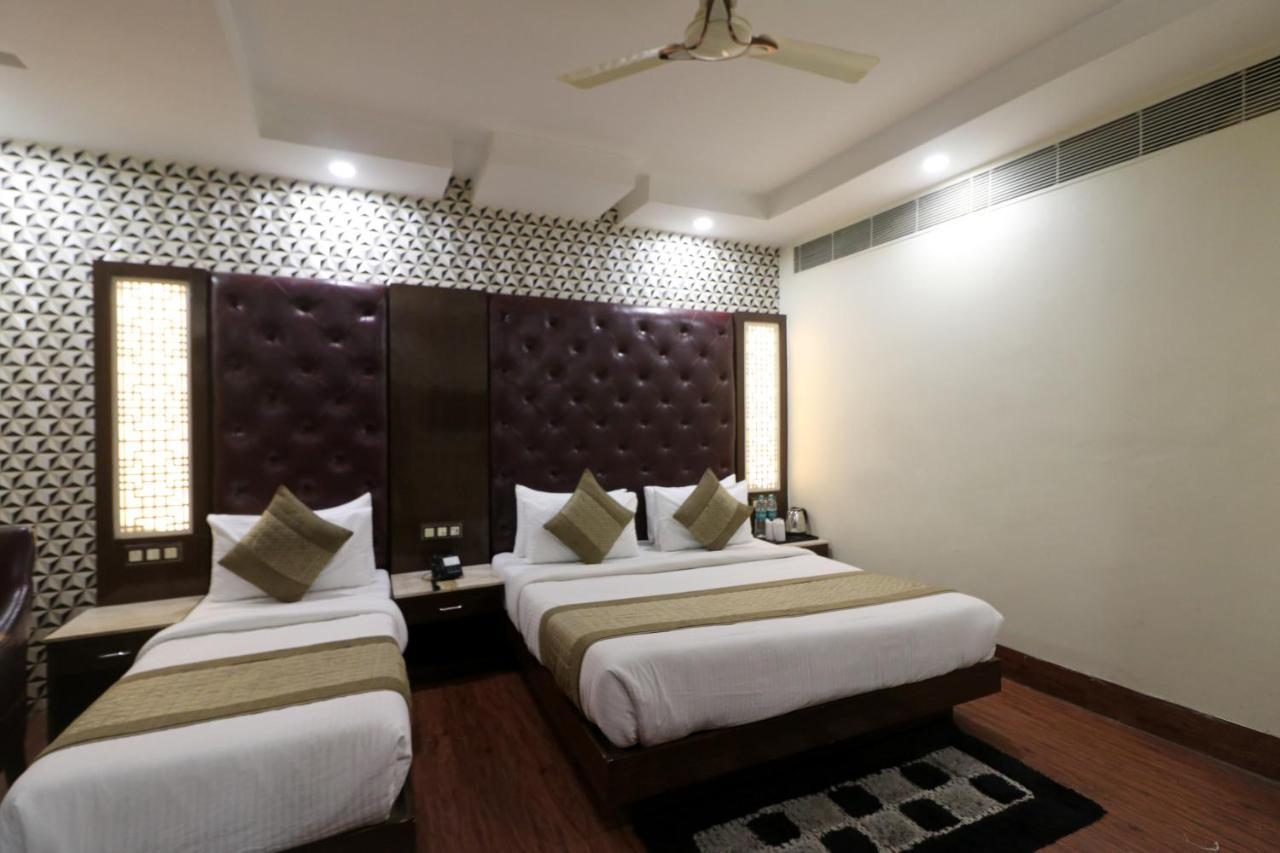 Hotel Mannat International By Mannat New Delhi Exterior foto