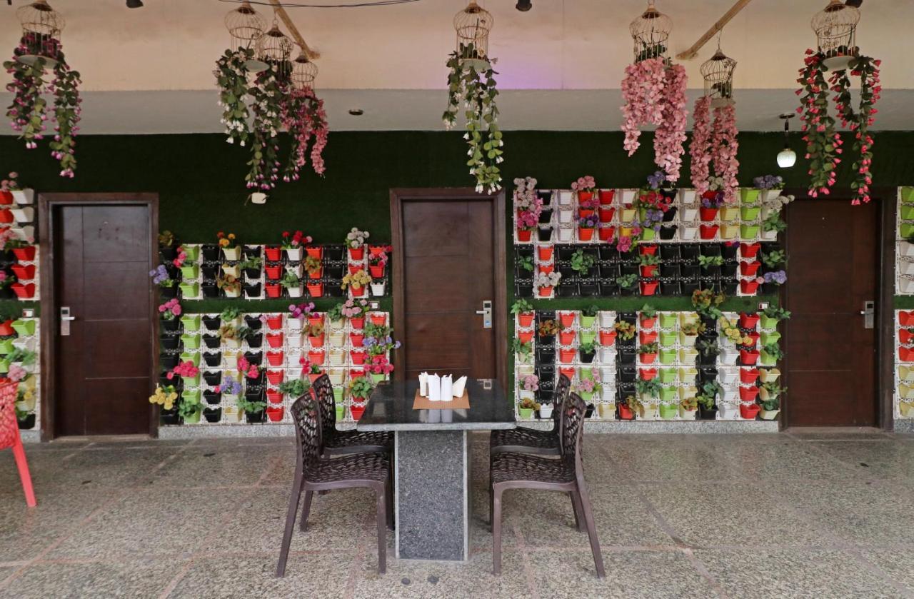 Hotel Mannat International By Mannat New Delhi Exterior foto
